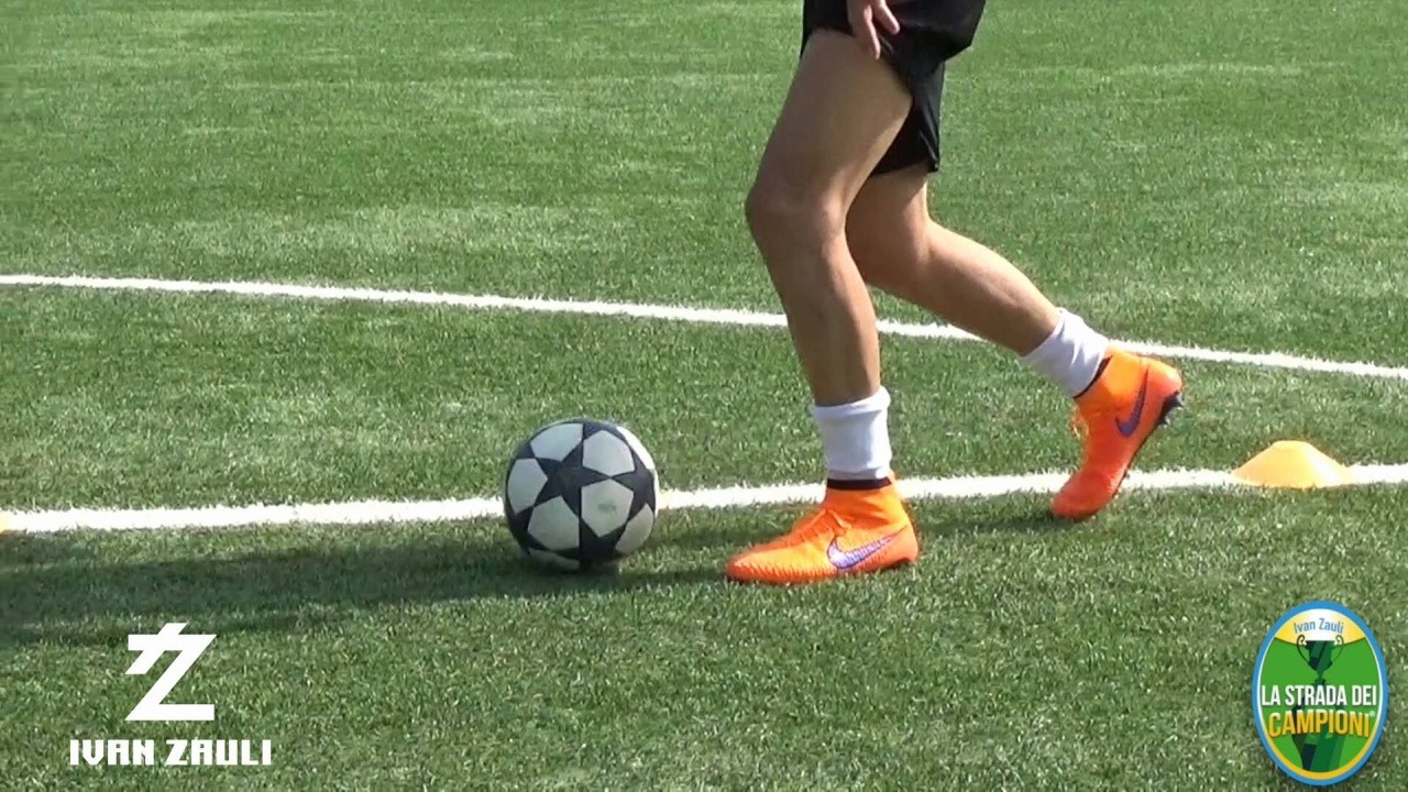 BALL MASTERY: Inside tear, right left hook, inside opening, ball control, change of direction on the back with inside heel (Ribery), shoot on goal